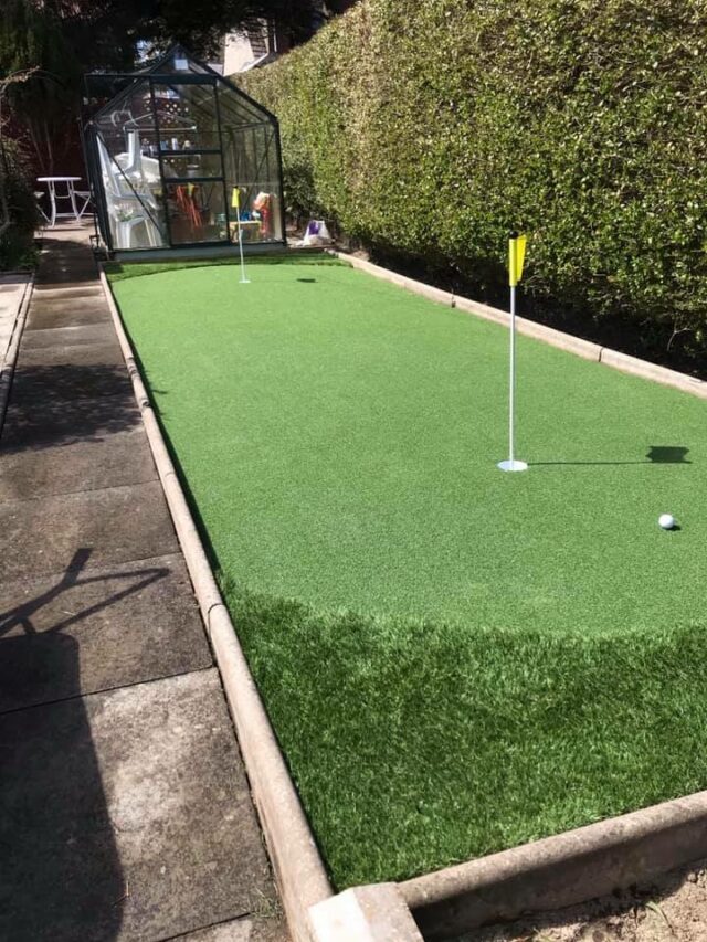 artificial grass putting green with 2 puts by Easigrass